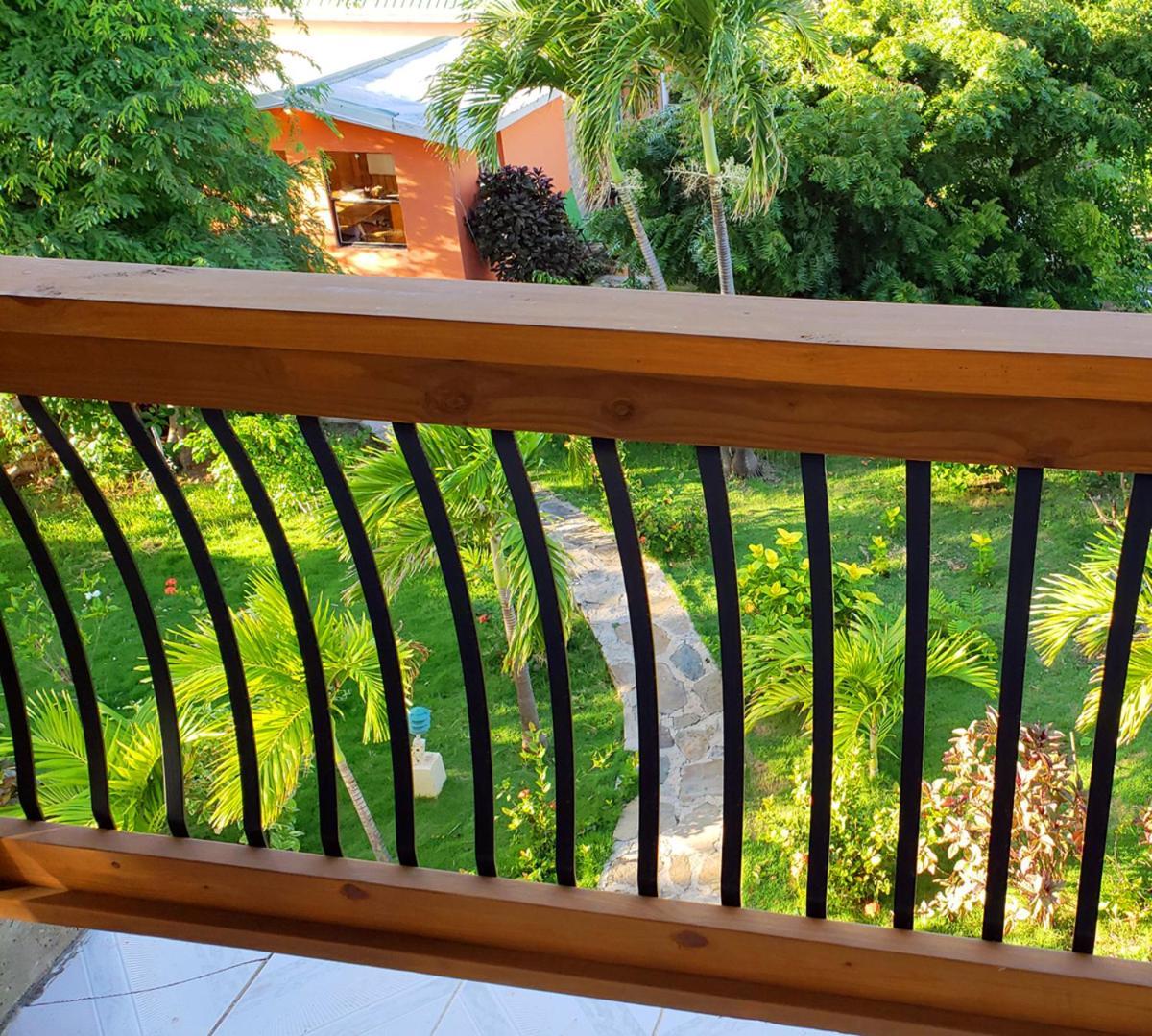 Bayview Vacation Apartments Spanish Town Eksteriør billede