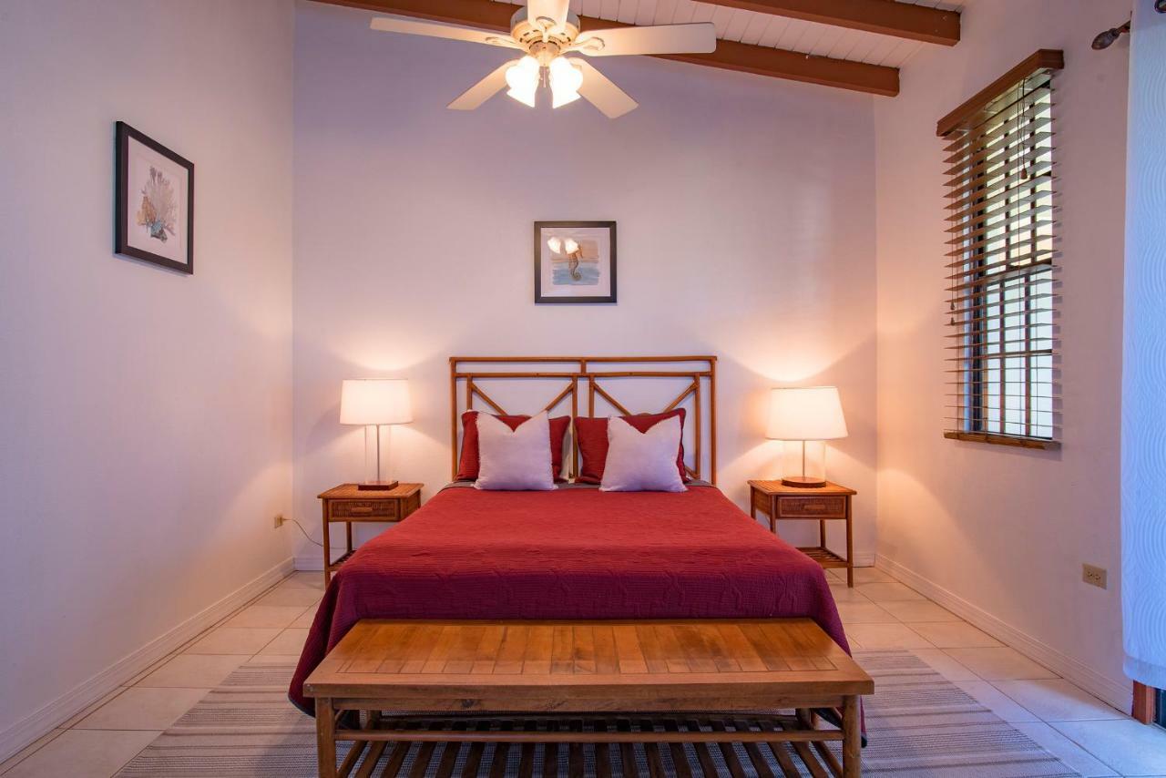 Bayview Vacation Apartments Spanish Town Eksteriør billede