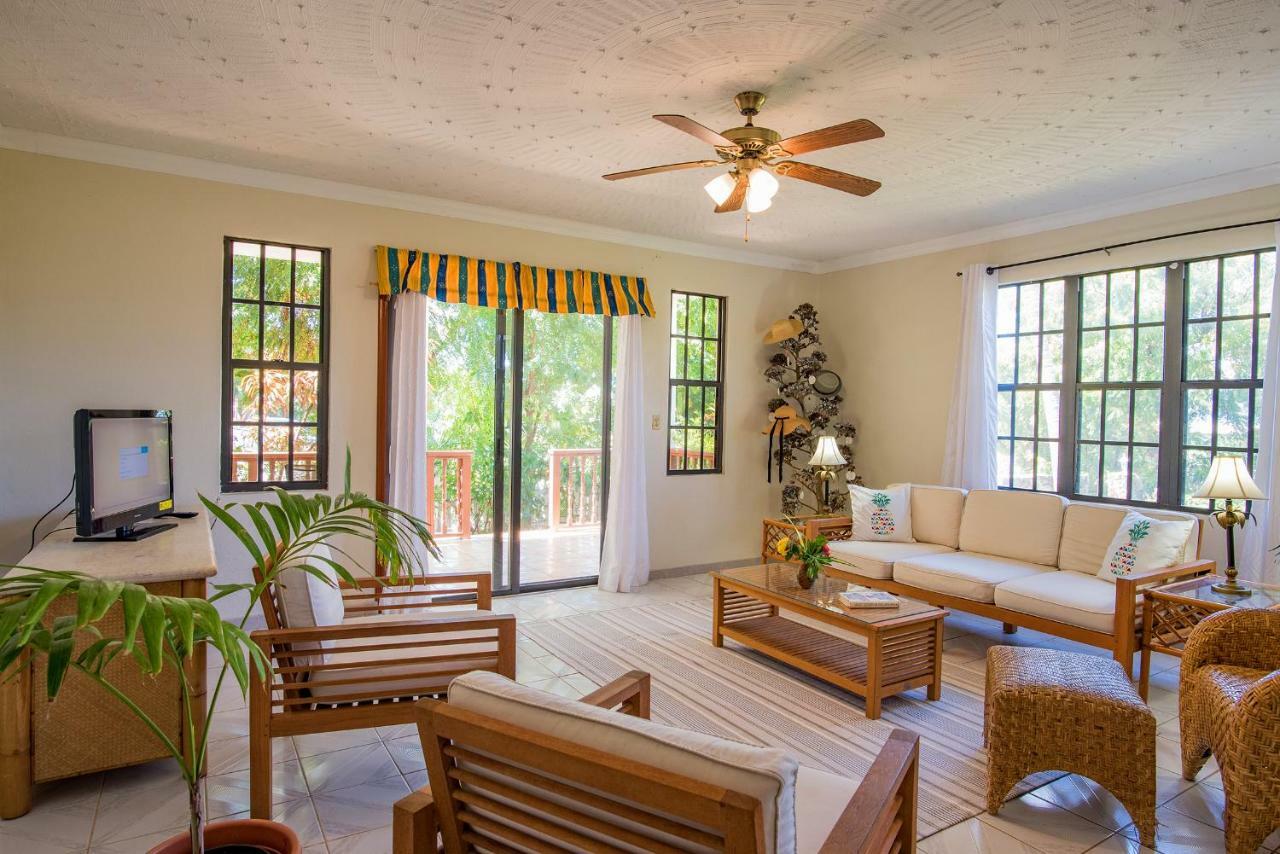 Bayview Vacation Apartments Spanish Town Eksteriør billede