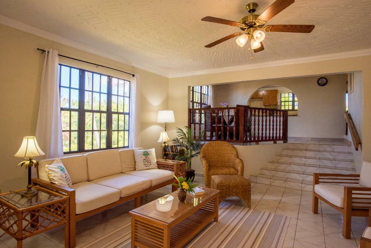 Bayview Vacation Apartments Spanish Town Eksteriør billede